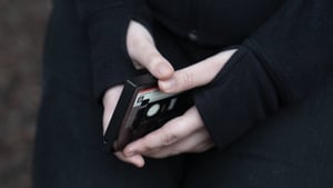 Tel-Jeunes demande au prochain gouvernement de prioriser davantage les adolescents