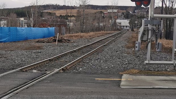Voie de contournement ferroviaire à Lac-Mégantic: une pétition réclame un référendum
