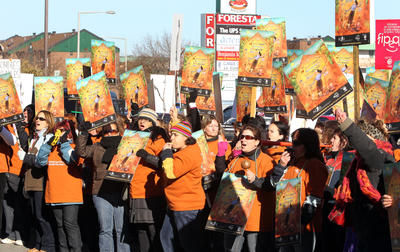 Manif devant les bureaux du minist re de la Famille boul Le Corbusier   Laval par les responsable de garderie en milieu familial, le 10 novembre2010.©PHOTOP P /ECHO DE LAVAL