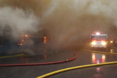 Vidéo : Un feu ravage la boulangerie Gadoua à Saint-Thomas
