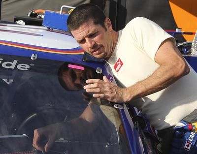 Patrick Carpentier pendant les essais de la course Nascar Nationwide à Montreal au Circuit Gilles Villeneuve le 28 août 2010. (ANDRE FORGET / QMI AGENCY)