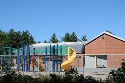 Bombe fumigène dans une école de Rawdon