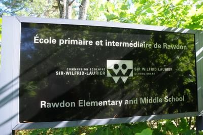 Bombe fumigène dans une école de Rawdon