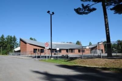 Bombe fumigène dans une école de Rawdon