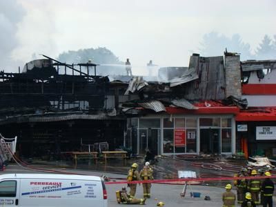 Vidéo : Une quincaillerie de Rawdon brûle