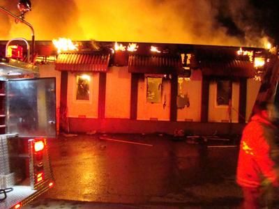 Vidéo : Une quincaillerie de Rawdon brûle