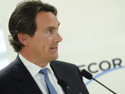 Québec, mercredi le 15 septembre 2010. Pierre-Karl Péladeau était à Québec mercredi pour remettre un don à la Fondation du CHUQ  destiné à financer un projet de haute technologie.