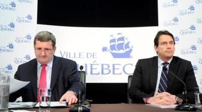 Le maire de Quebec Regis Labeaume annonce un partenaire du prive pour le nouveau amphitheatre de la ville de Quebec, mardi le 1 mars 2011. Regis Labeaume et Pierre Karl Peladeau au point de presse a l'hotel de villeSTEVENS LEBLANC/JOURNAL DE QUEBEC/AGENCE QMI)