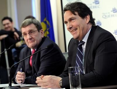 Le maire de Quebec Regis Labeaume annonce un partenaire du prive pour le nouveau amphitheatre de la ville de Quebec, mardi le 1 mars 2011. Regis Labeaume et Pierre Karl Peladeau au point de presse a l'hotel de villeSTEVENS LEBLANC/JOURNAL DE QUEBEC/AGENCE QMI)
