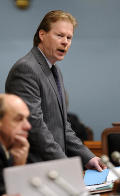 (4)-04-Politique Travaux de l'Assemblee Nationale , mardi le 29 Novembre 2011 ,   au Parlement de Quebec. Periode de questions au salon bleu. Andre Villeneuve.Photo: JEAN-FRANCOIS DESGAGNES/JOURNALDEQUEBEC/ AGENCEQMI.