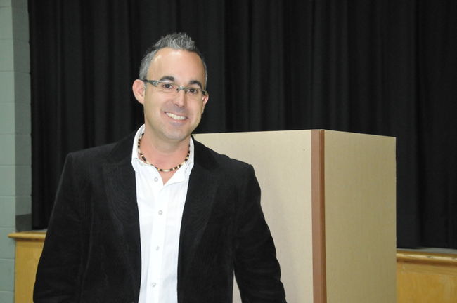 Jean-Mathieu Desmarais est présentement conseiller municipal à Saint-Paul.