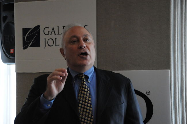 l'homme d'affaires et conférencier, Jean Laporte