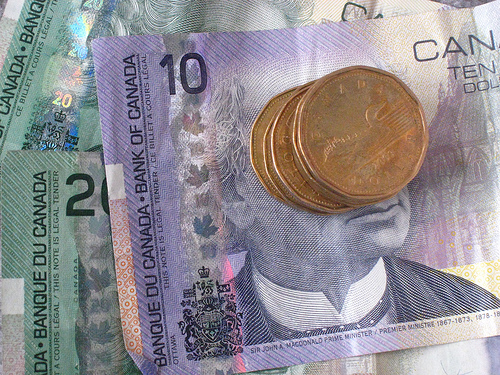 Les conseils municipaux: la comparaison des salaires