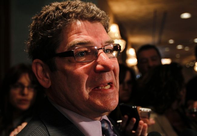 L’ancien député fédéral de Joliette, Pierre Paquette, a reçu le soutient de la première ministre Pauline Marois pour sa candidature dans le comté de L’Assomption.