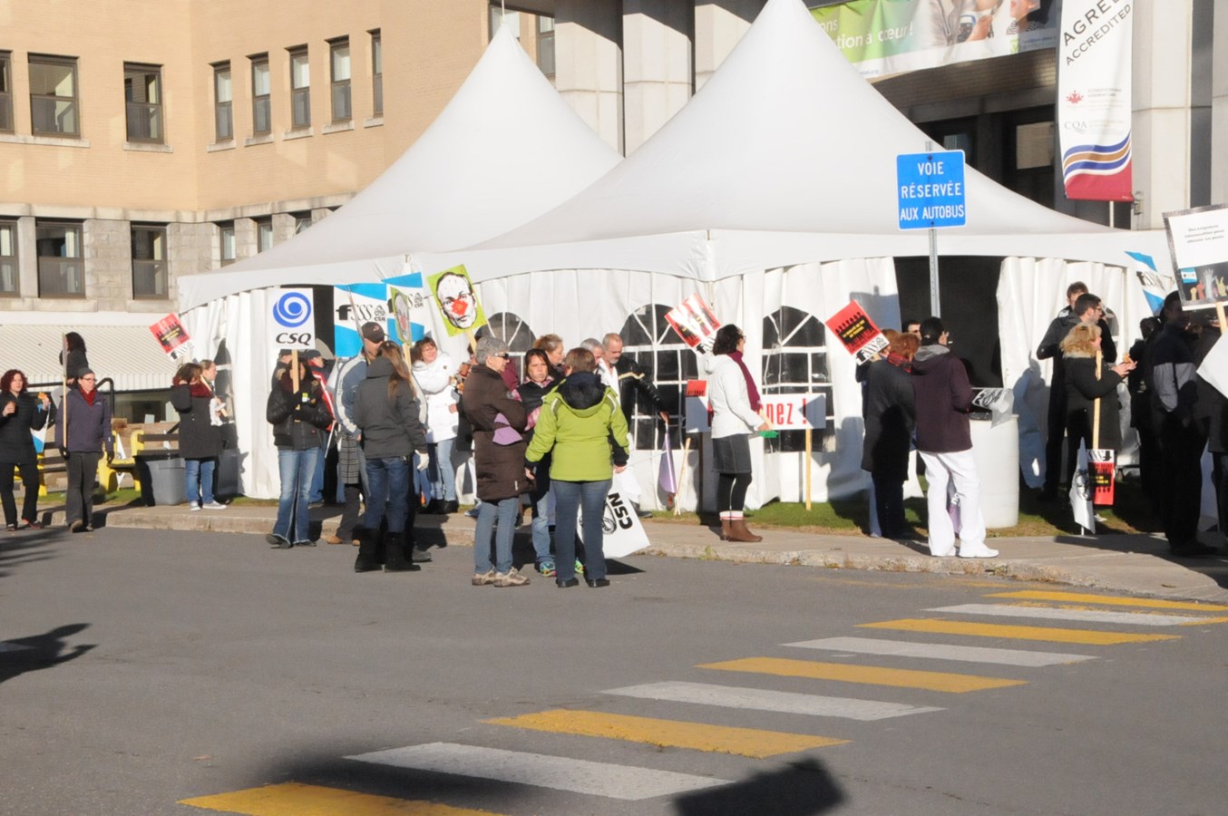 Premier jour de grève des syndicats du front commun