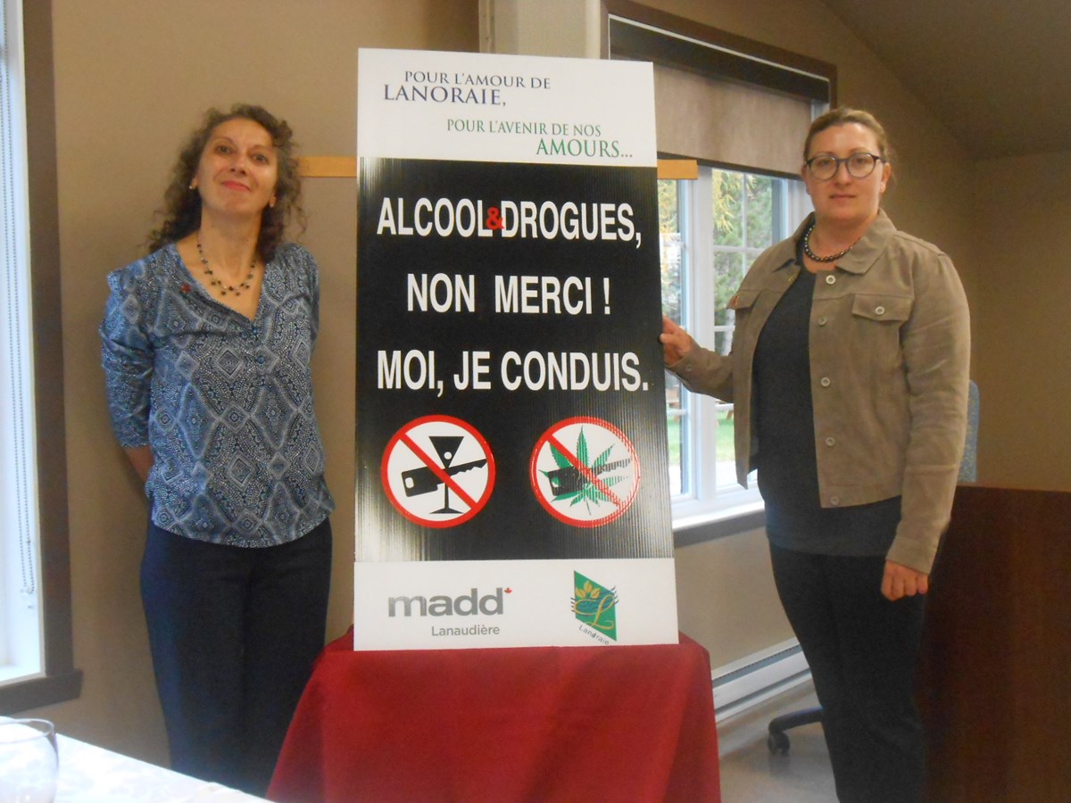 Sylvie Bélanger (leader communautaire pour le MADD Lanaudière) en compagne de Nathalie Martin (conseillère municipale et responsable du projet).
