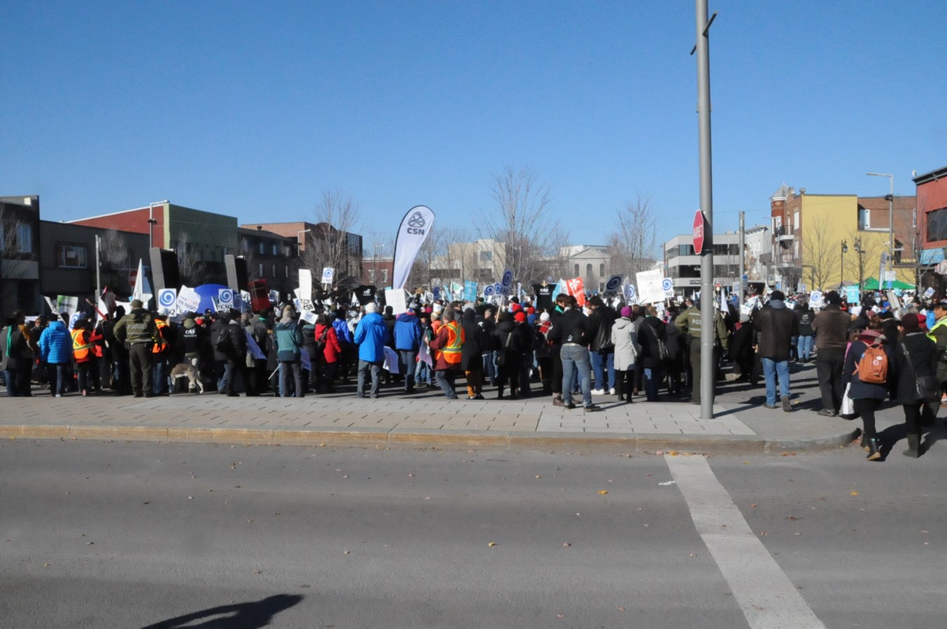 Ça manifeste au centre-ville