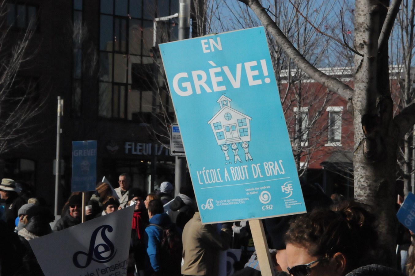 Ça manifeste au centre-ville