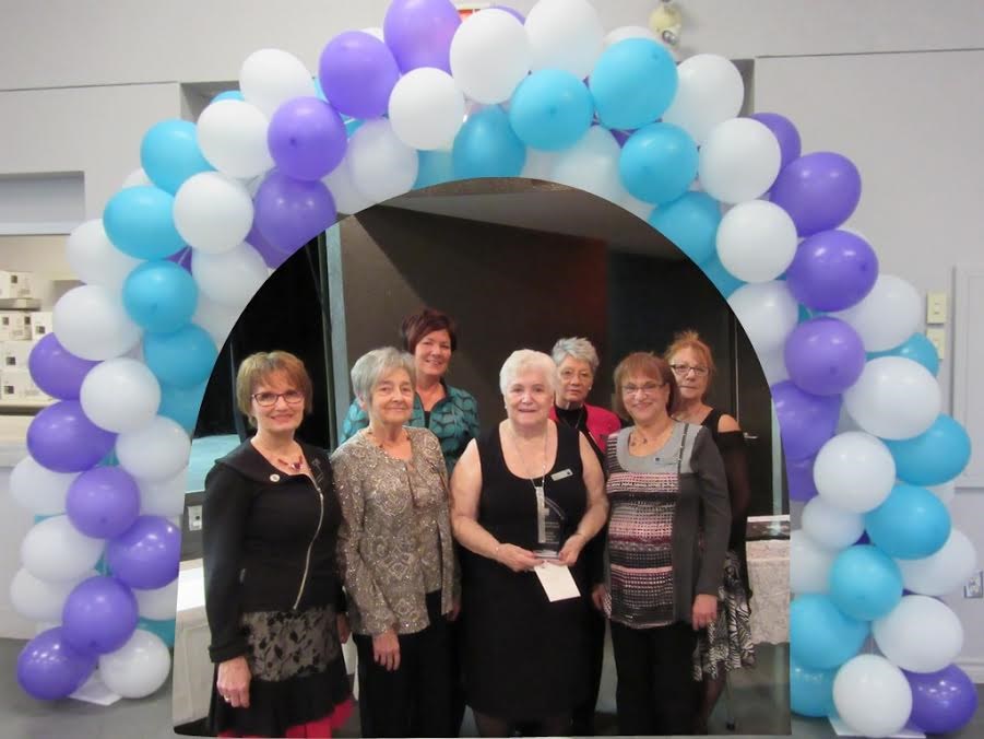 De gauche a droite: Danielle Perreault (FADOQ), Marjolaine Gilbert, Francine Ranger (FADOQ), Denise Harvey (présidente), Claire Dulong, Agathe Lépine et Claire Laurin.