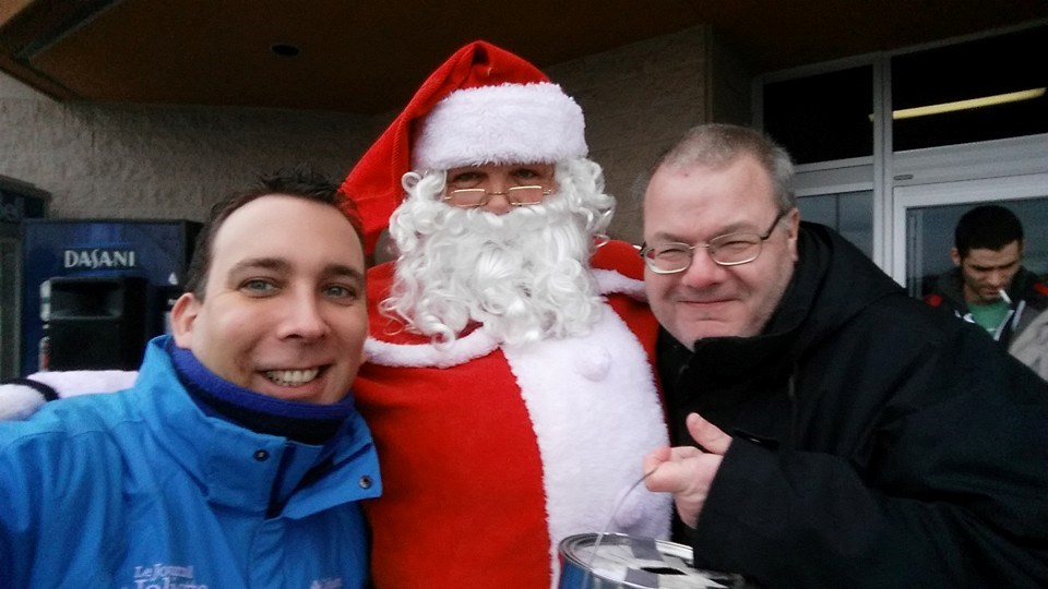 Les journalistes du Journal de Joliette en compagnie du Père Noël lors de la Guignolée des médias.