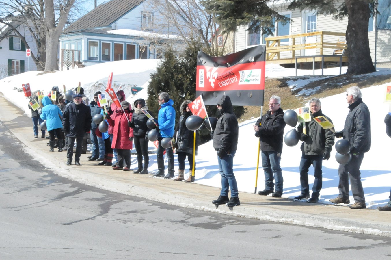 Le secteur public manifeste à Joliette