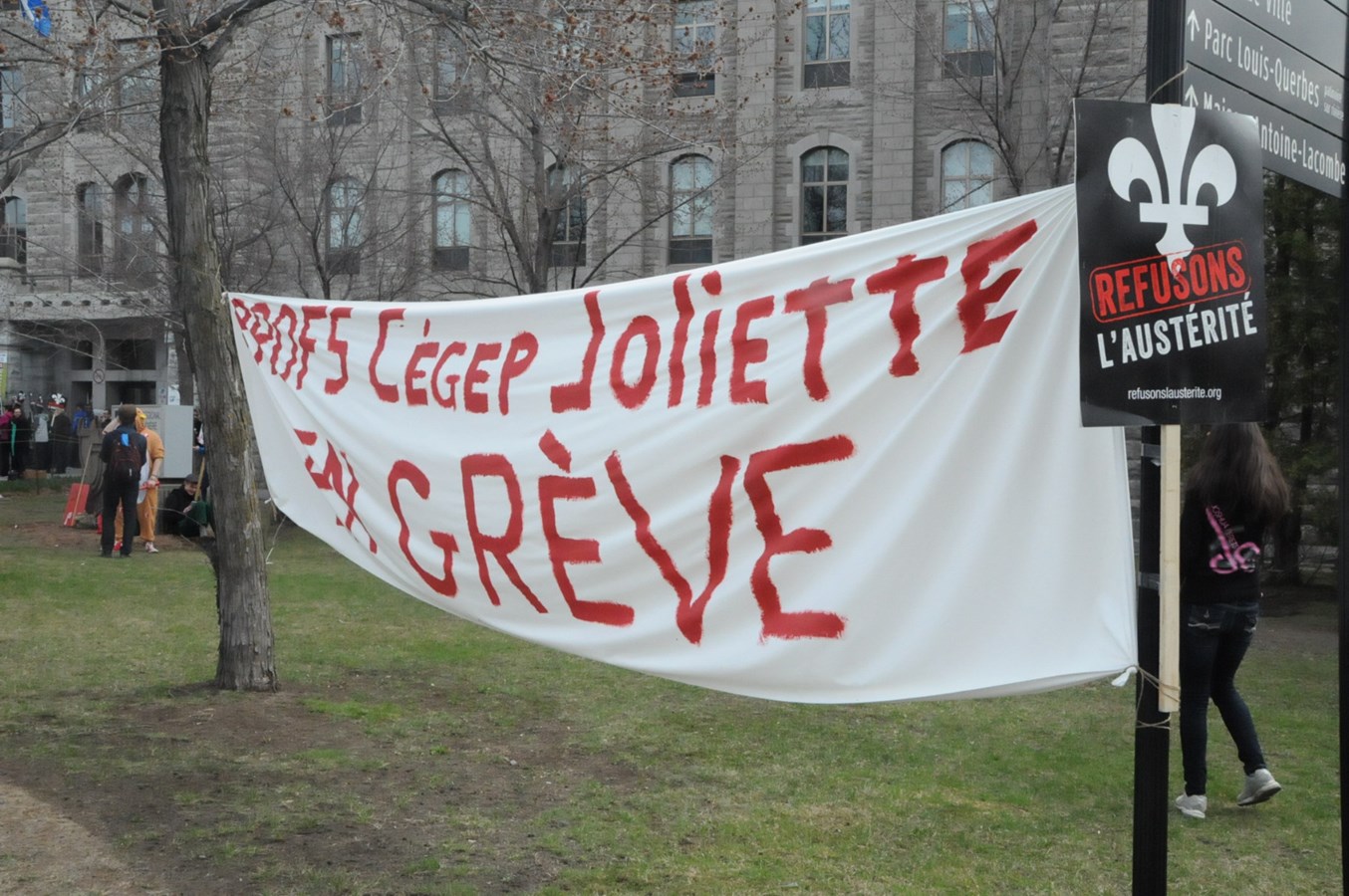 Les enseignants du cégep de Joliette en grève malgré l’illégalité du débrayage