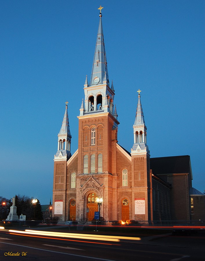 L’équipe des Guides de voyage Ulysse a été séduite, entre autres, par la Maison provinciale des Clercs de Saint-Viateur et par la cathédrale.
