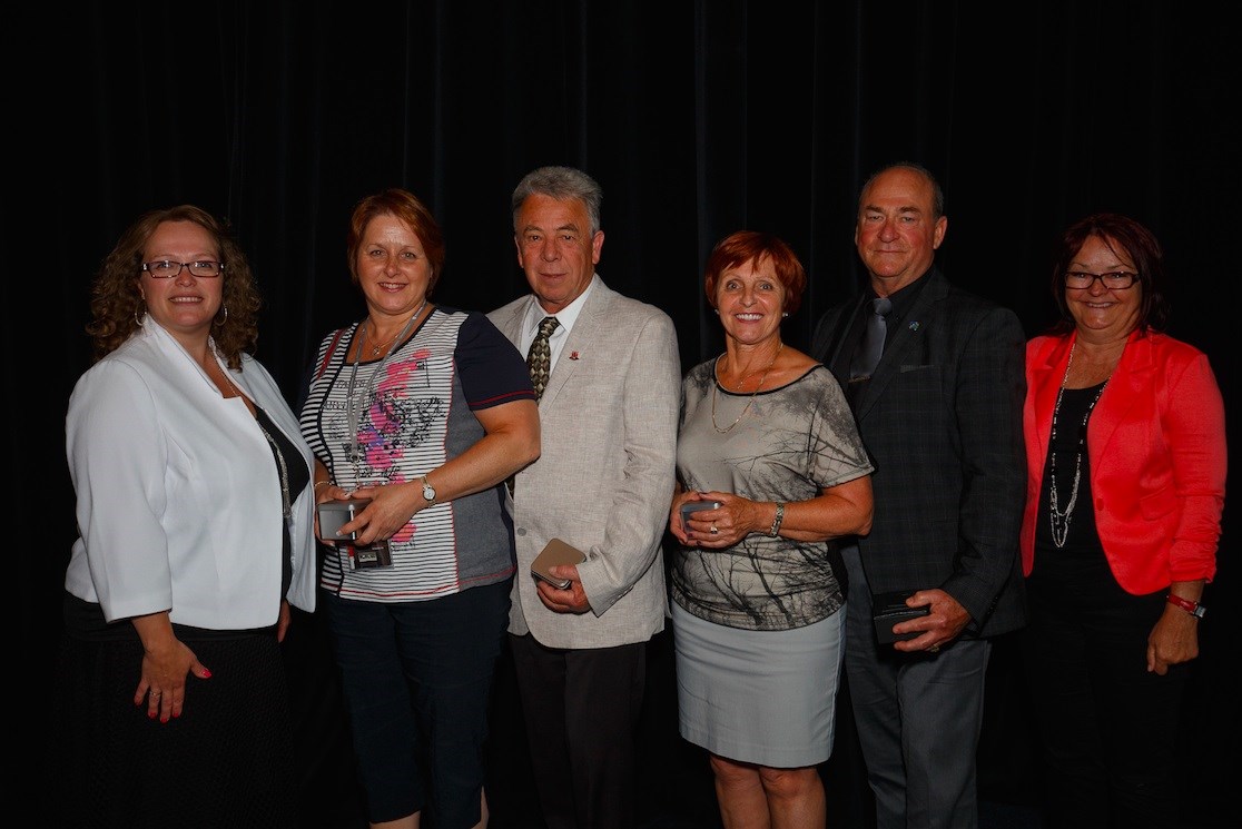 (De gauche à droite) Me Mélanie Pelletier, avocate chez Monty Sylvestre, Mme Brigitte Beauparlant, directrice générale adjointe de Lanoraie, M. Fabrice Saint-Martin, directeur général de Saint-Ignace-de-Loyola, Mme Denis Desmarais, directrice générale de Sainte-Marie-Salomé, M. Yvon Mousseau, directeur général de Lavaltrie, et Mme Danielle Rondeau, secrétaire-trésorière adjointe de Saint-Zénon