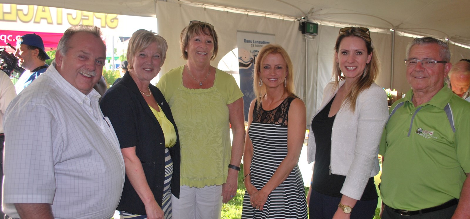 Marcel Jetté, maire de Ste-Julienne, Danielle H. Allard, préfète de la MRC Montcalm, Danielle Landreville candidate NPD de Joliette, Lucie Duchesne, directrice générale Expo Rive-Nord, Ruth Ellen Brosseau, député et candidate NPD de Berthier Maskinongé et Michel Désy, président Expo Rive-Nord.
