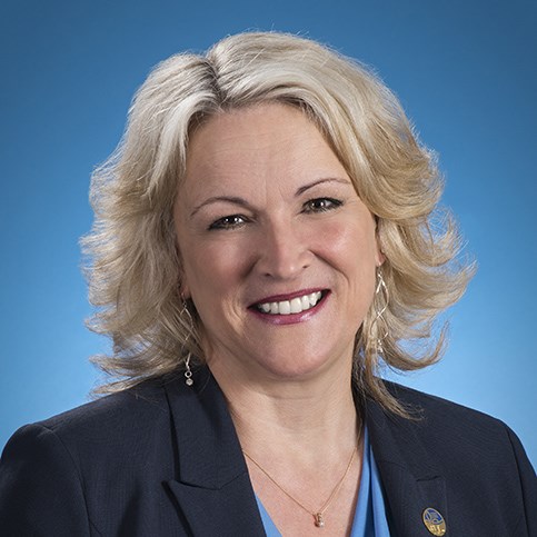 La ministre Lise Thériault met en lumière les actions concrètes du gouvernement visant à faciliter la vie des entrepreneurs