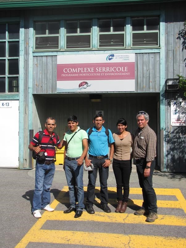 Les enseignants de l’institut technique de formation bolivien lors de leur passage au Québec, dans le cadre de la troisième mission, en compagnie de Pierre Bournival (à droite).