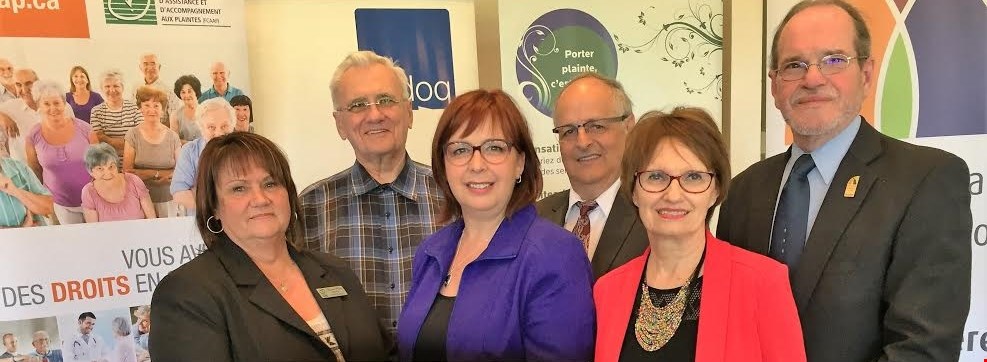 Dans l’ordre habituel; Francine Plante, directrice générale, et Richard Mercier, président du CAAP-Lanaudière, Manon Fortin, directrice générale de la FCAAP, Gaétan Thibaudeault, commissaire aux plaintes et à la qualité des services, CISSS de Lanaudière, Danielle Perreault, directrice générale de la FADOQ région Lanaudière et Jean-Pierre Corneault, président de la Table régionale de concertation des aînés de Lanaudière (TRCAL).