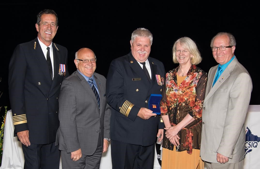 M. André Bonneau, vice-président de l'ACSIQ et directeur du SSI de la ville de Gatineau, M. Jean Claude Gravel, maire de Lavaltrie et président du comité sécurité incendie de la MRC de D'Autray, M. Daniel Brazeau, président de l'ACSIQ et directeur du SSI de la MRC de D'Autray, Mme Danielle Joyal, directrice générale de la MRC de D'Autray et M. Gaétan Gravel, préfet de la MRC de D'Autray et maire de la Ville de Saint-Gabriel.