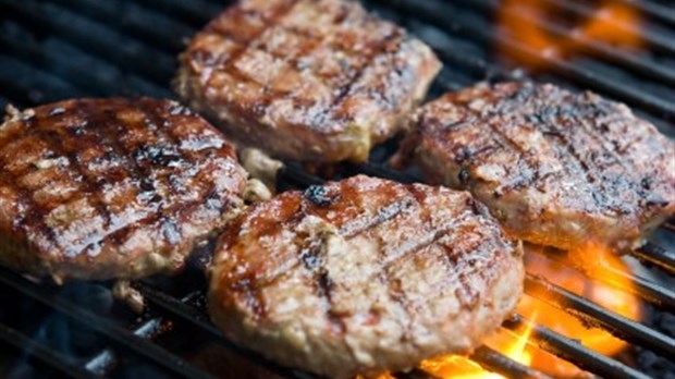 Cuisson sur le BBQ : Attention aux bactéries et à la contamination croisée