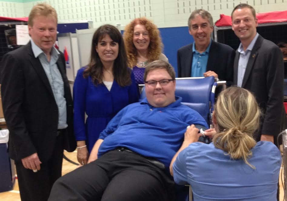 Les députés lanaudois présents à la collecte de sang du Conseil régional des jeunes du Parti Québécois de Lanaudière