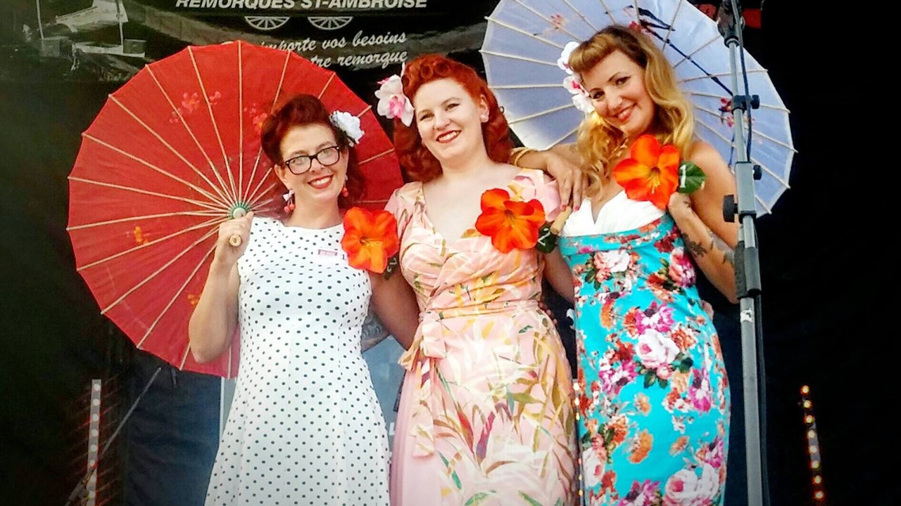 Virginie Bonneau (droite) a remporté le concours de pin-up, devant Laurence Tremblay (centre) et Catherine Lafontaine-Brière (gauche).