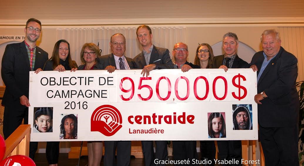 De gauche à droite sur la photo : M Nicolas Framery, directeur du CDÉJ, Mme Karine Laliberté de TC Média Hebdo Rive-Nord, Mme Nicole Campeau, directrice de Centraide Lanaudière, M Morin, préfet de la Matawinie, M Sébastien Sénéchal, président du CA de Centraide, M Sylvain Morin, président de Compo-Recycle, Mme Martine Jean, coordonnatrice communication & campagne Centraide Lanaudière, M Martin Perreault, PDG de Meubles JC Perreault et M Roger Gaudet, président de la campagne Centraide 2016.