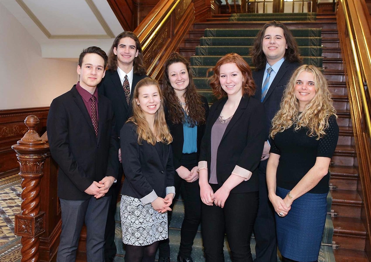 Thomas Langlois, Gabriel Mazur-Lainé, Mégane Bourgeois, Lysandre Bonin, Marianne Nadeau, Étienne Paré, étudiants au Cégep à Joliette, ainsi que Nathalie Sentenne, enseignante en science politique au Cégep à Joliette.