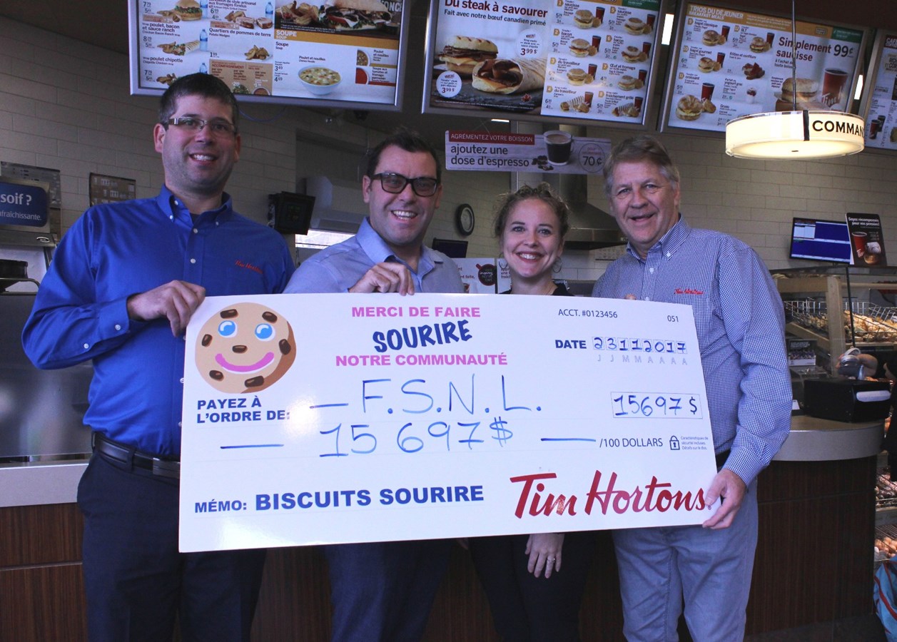 Michel Rousselle (franchisé, propriétaire de 6 succursales), Hugo Ouellet (franchisé, propriétaire de 3 succursales), Maude Malo (de la fondation) et François Robillard (franchisé, propriétaire de 3 succursales)