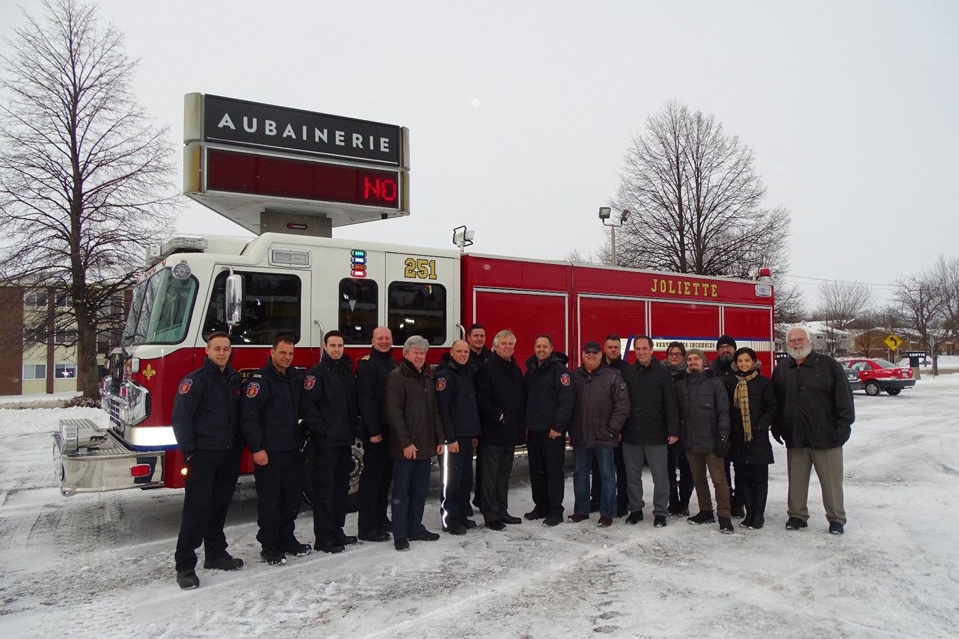 Manteaux et vêtements chauds pour l'Association pour les jeunes de la rue de Joliette