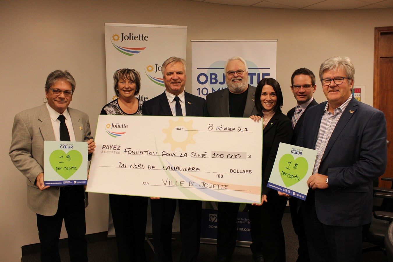 Normand-Guy Lépine, conseiller – Danielle Landreville, conseillère – Alain Beaudry, maire – Richard Leduc, conseiller – Caroline Martel, directrice générale de la fondation – Alain Caron, président de la fondation – Luc Beauséjour, conseiller.