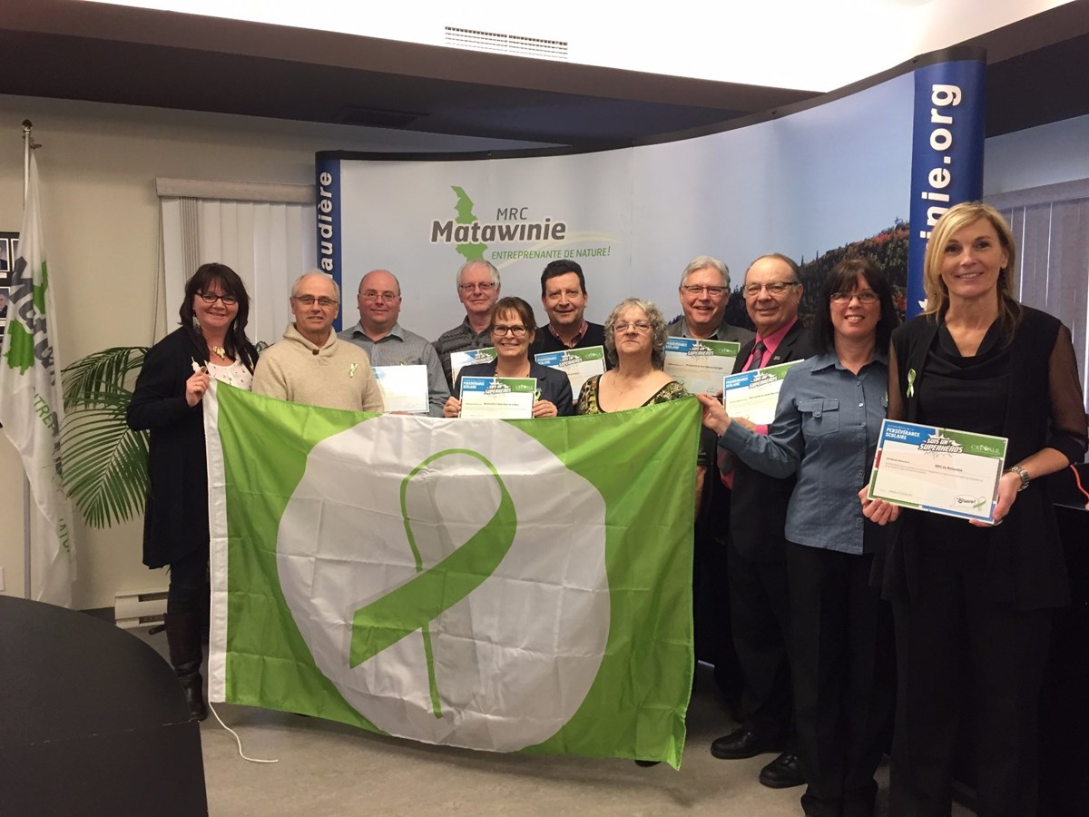 Les MRC lanaudoises hissent le drapeau de la persévérance scolaire!