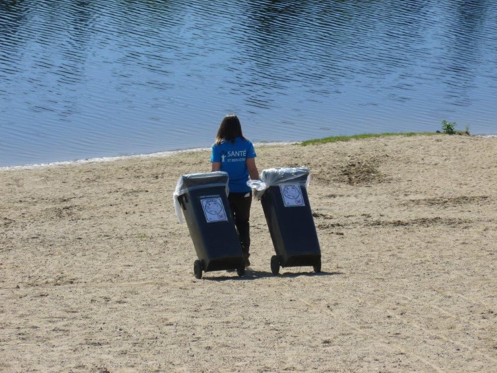 Compo Recycle en mode grand ménage à la plage de Rawdon