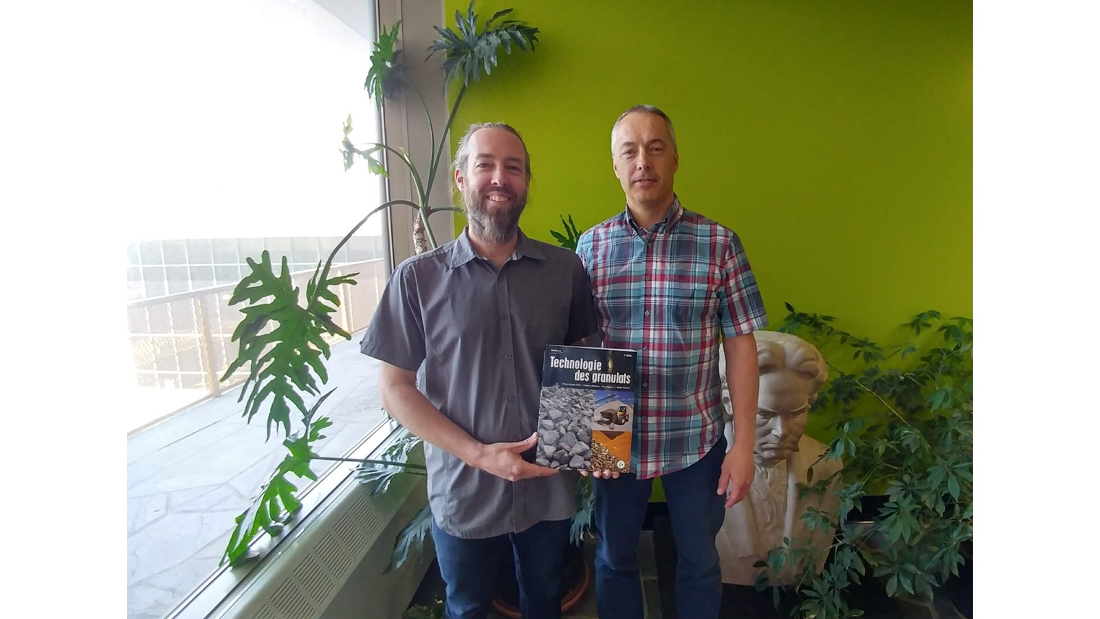 Un livre coécrit par un enseignant du Cégep à Joliette