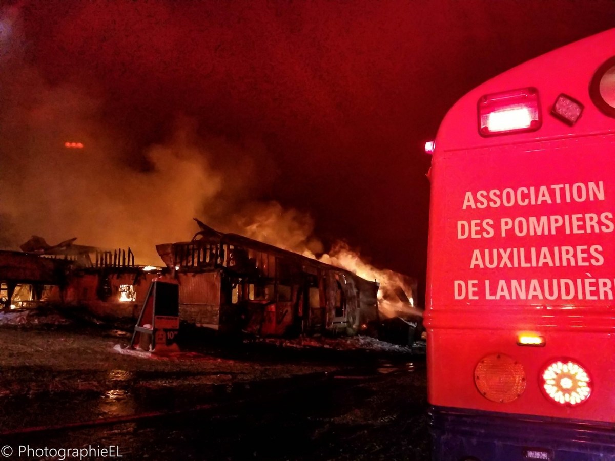 Le premier magasin de centre de rénovation Patrick Morin détruit par le feu