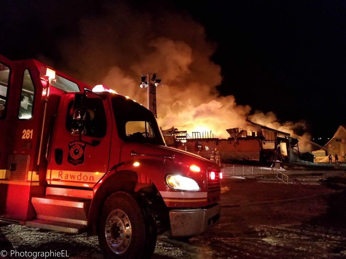 Le premier magasin de centre de rénovation Patrick Morin détruit par le feu
