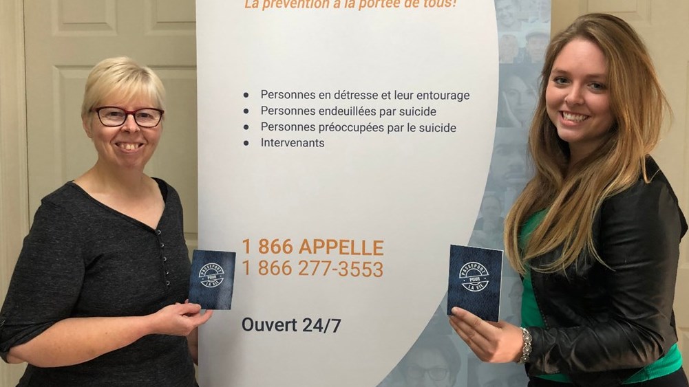 Joyce Lawless, directrice et Alexandra Gélinas, endeuillée et organisatrice de La vie en spectacle et de Courons ensemble pour la vie.