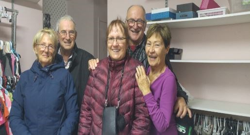 Quelques-uns des bénévoles du Comptoir : Michèle Asselin, Paul Mayer, Denise Turcotte, Yves et Micheline Brisson.
