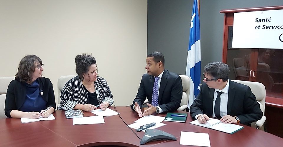 Une première rencontre positive avec Lionel Carmant, ministre délégué à la santé et aux services sociaux, qui a entendu le témoignage de nombreux intervenants du milieu. Les conditions d’exercice difficiles qui prévalent dans le réseau et la détresse qui en découle ont été évoquées. De même que la violence subie en milieu de travail, qui affecte non seulement le personnel des centres jeunesse mais aussi d’autres intervenant·e·s œuvrant dans les services psychosociaux.