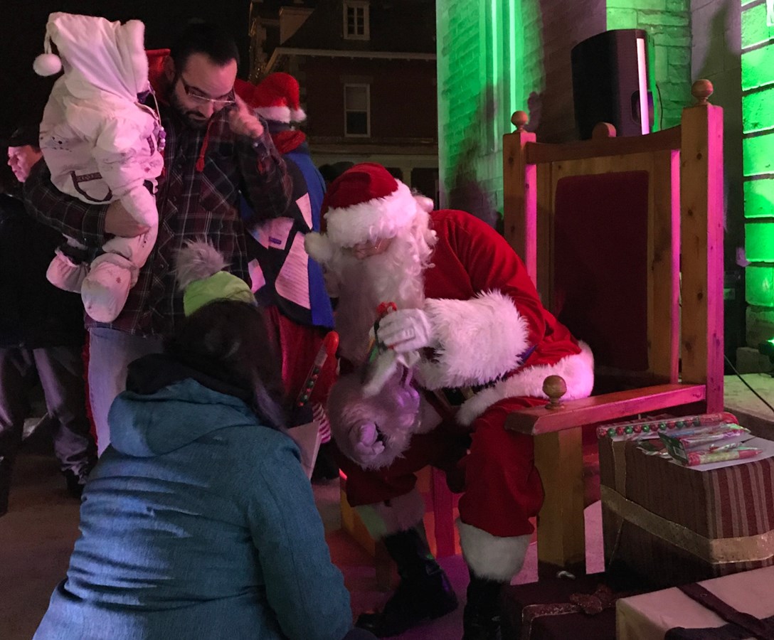 Première Fête de Noël à Saint-Félix-de-Valois: une tradition est lancée!